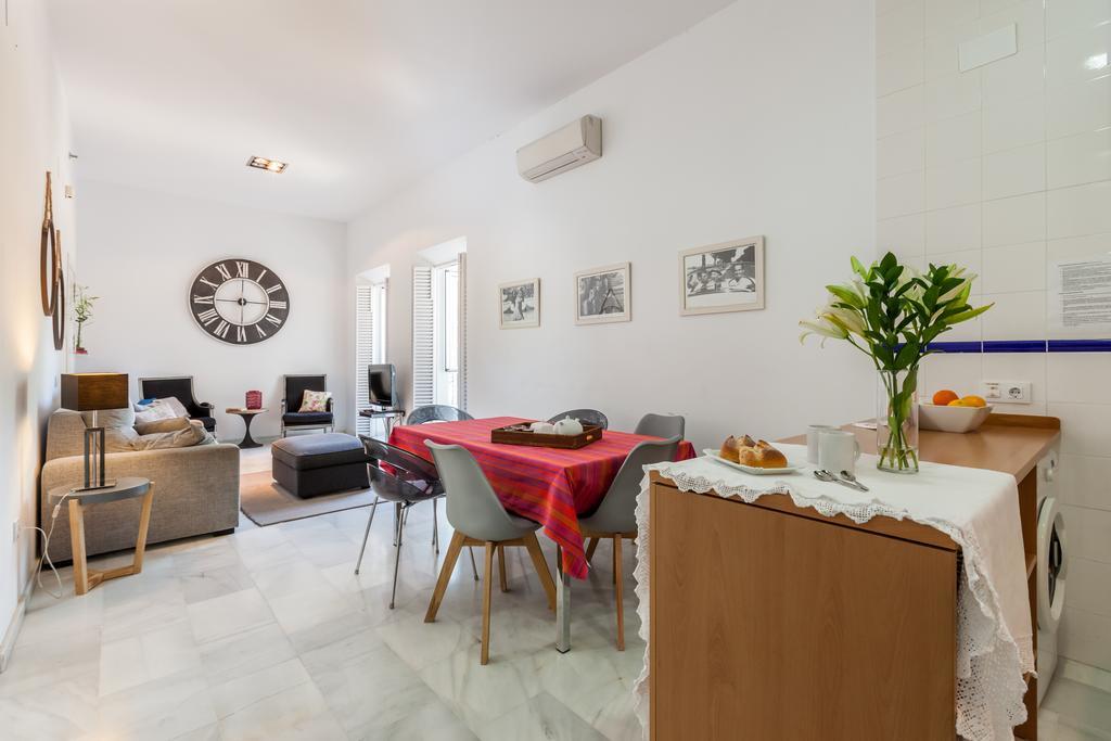 Apartamentos Plaza Pilatos Sevilla Eksteriør bilde